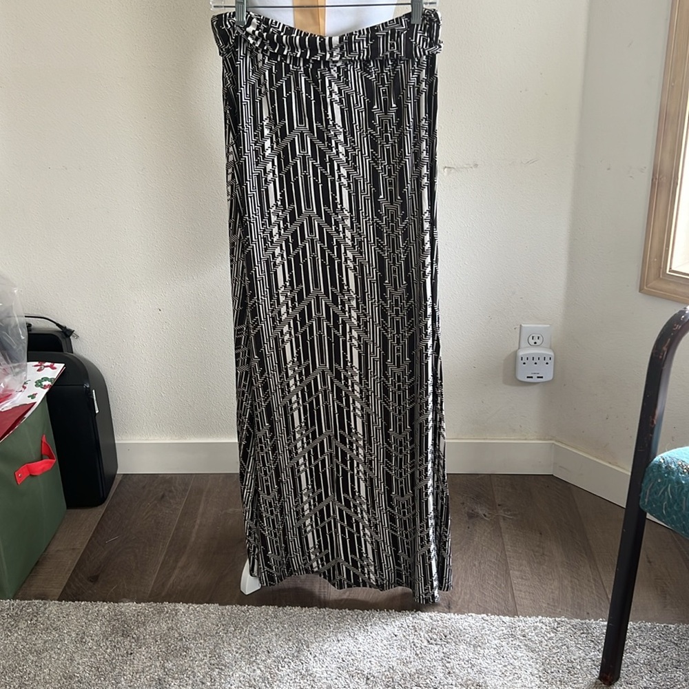 Madison & Monroe Women’s L maxi skirt